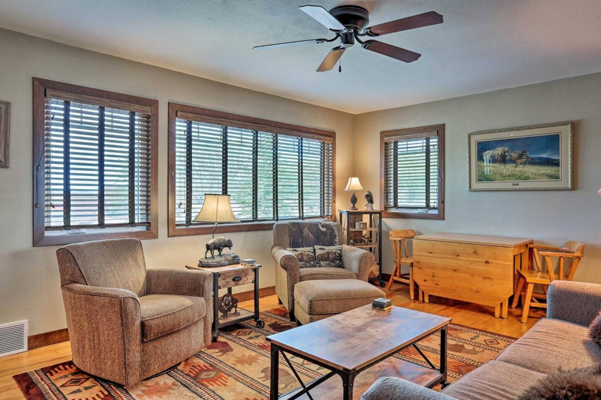Cozy Custer Cottage W Deck: Walk To Shops Food Exterior foto