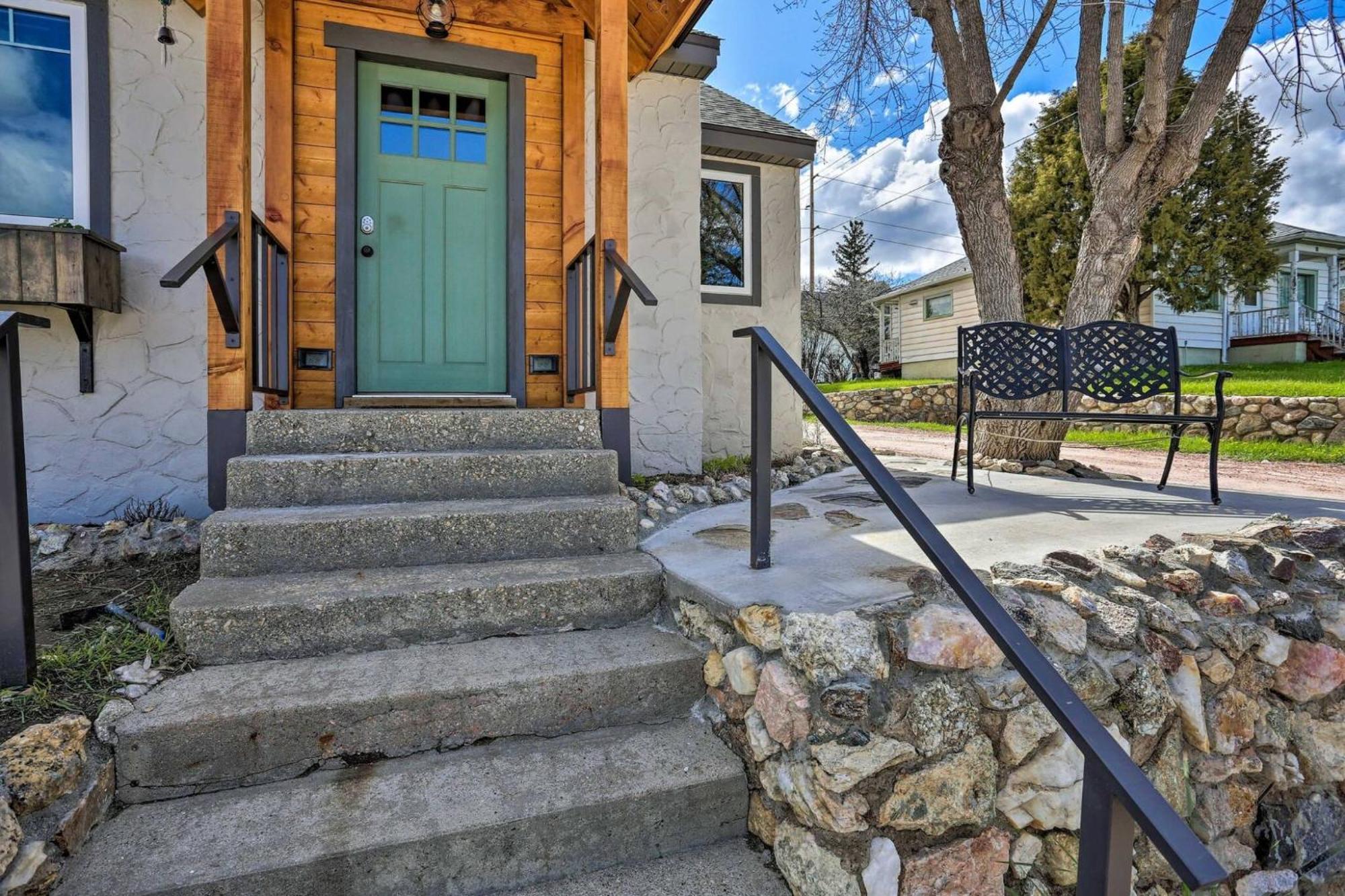 Cozy Custer Cottage W Deck: Walk To Shops Food Exterior foto